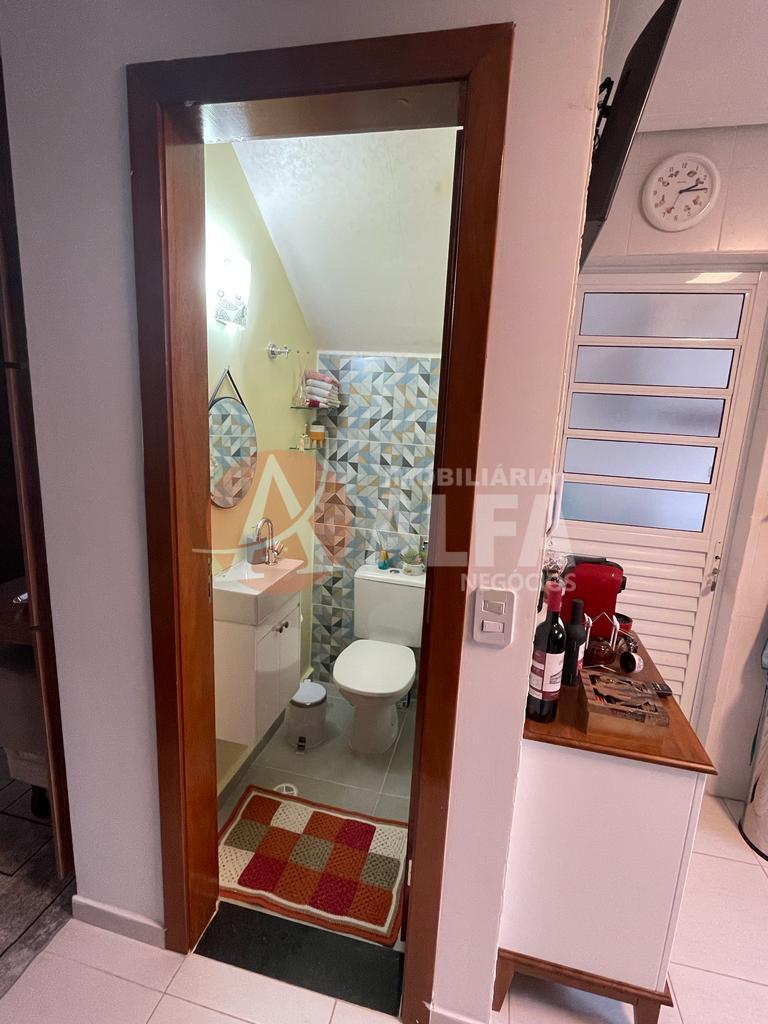 Casa com 2 Suites Condomínio Ipê Amarelo -  Chácara Pavoeiro - Cotia - SP