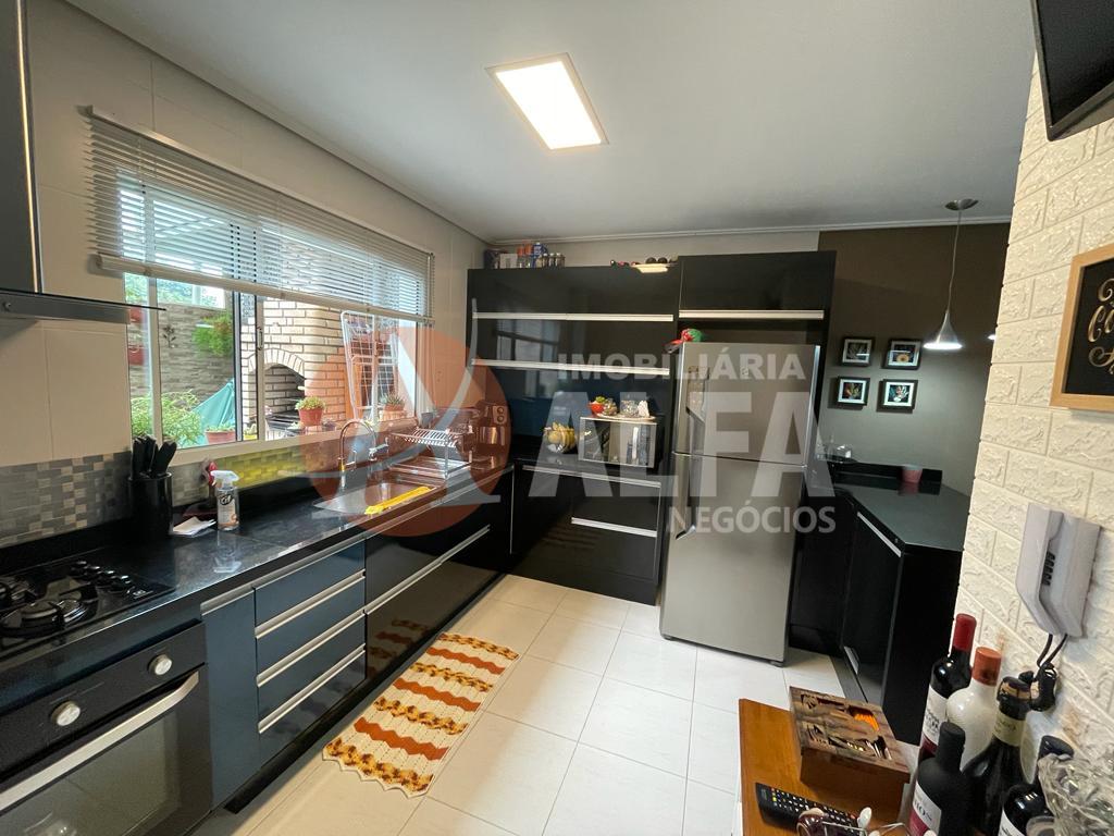 Casa com 2 Suites Condomínio Ipê Amarelo -  Chácara Pavoeiro - Cotia - SP