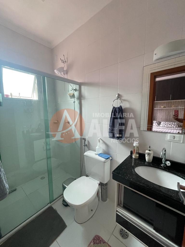 Casa com 2 Suites Condomínio Ipê Amarelo -  Chácara Pavoeiro - Cotia - SP