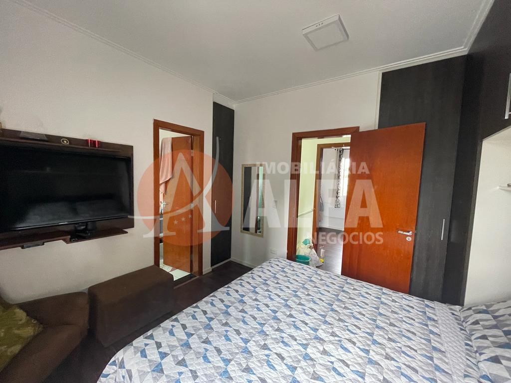 Casa com 2 Suites Condomínio Ipê Amarelo -  Chácara Pavoeiro - Cotia - SP