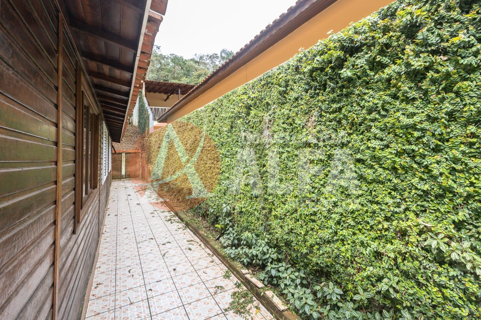 Casa com 3 Dormitórios - Condomínio Carneiro Viana - Pitas - Cotia/SP