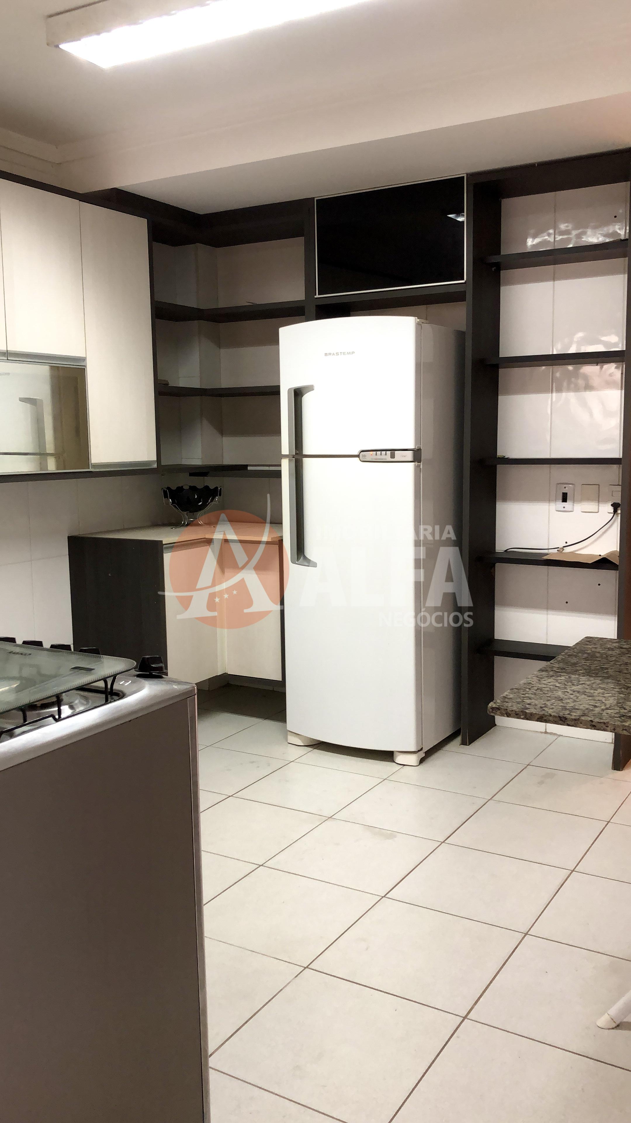 Casa à venda com 2 quartos, 70m² - Foto 4