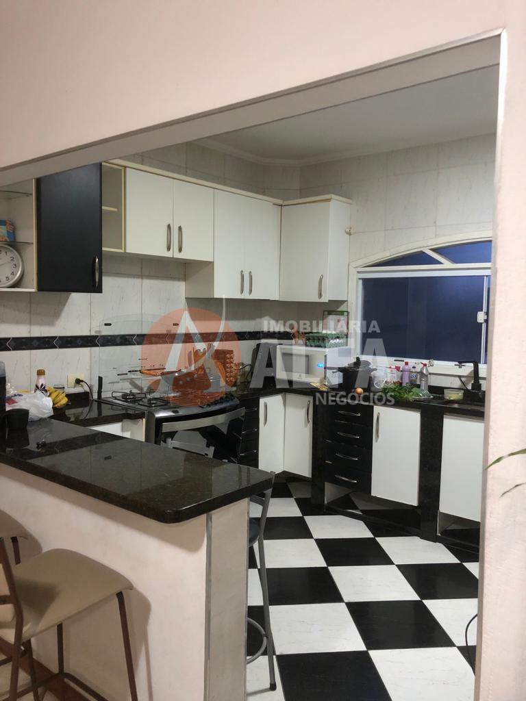 Sobrado com 2 Casas no Jardim São Miguel Cotia/SP 