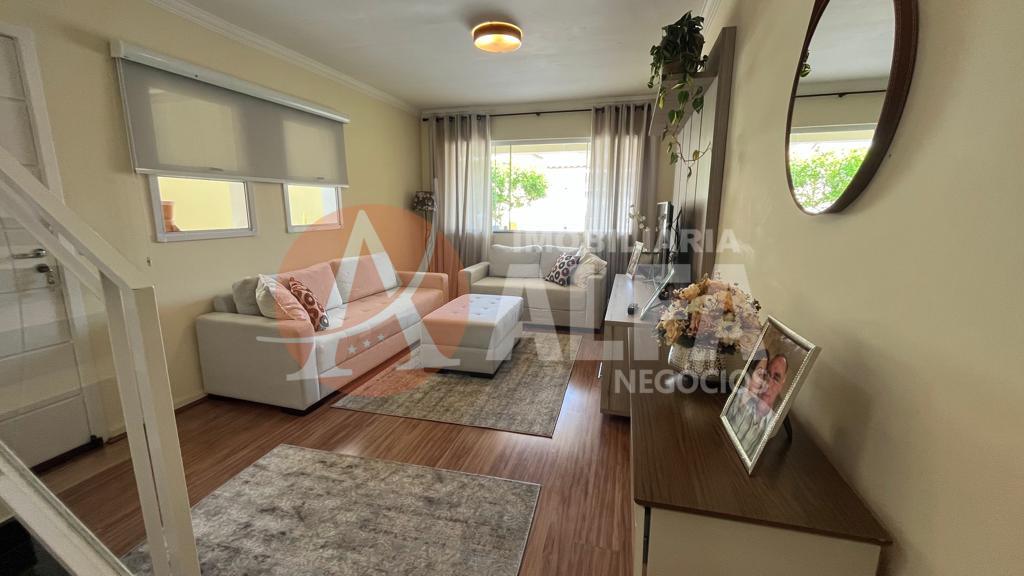 Casa à venda com 3 quartos, 131m² - Foto 2