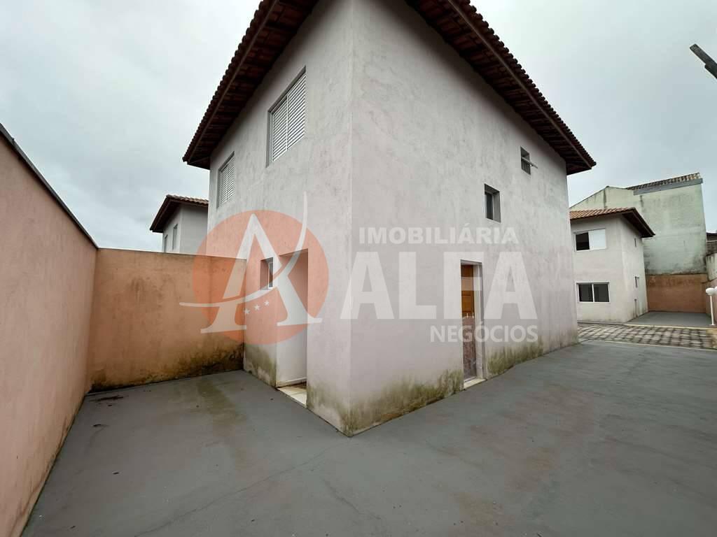 Casa à venda com 2 quartos, 65m² - Foto 12