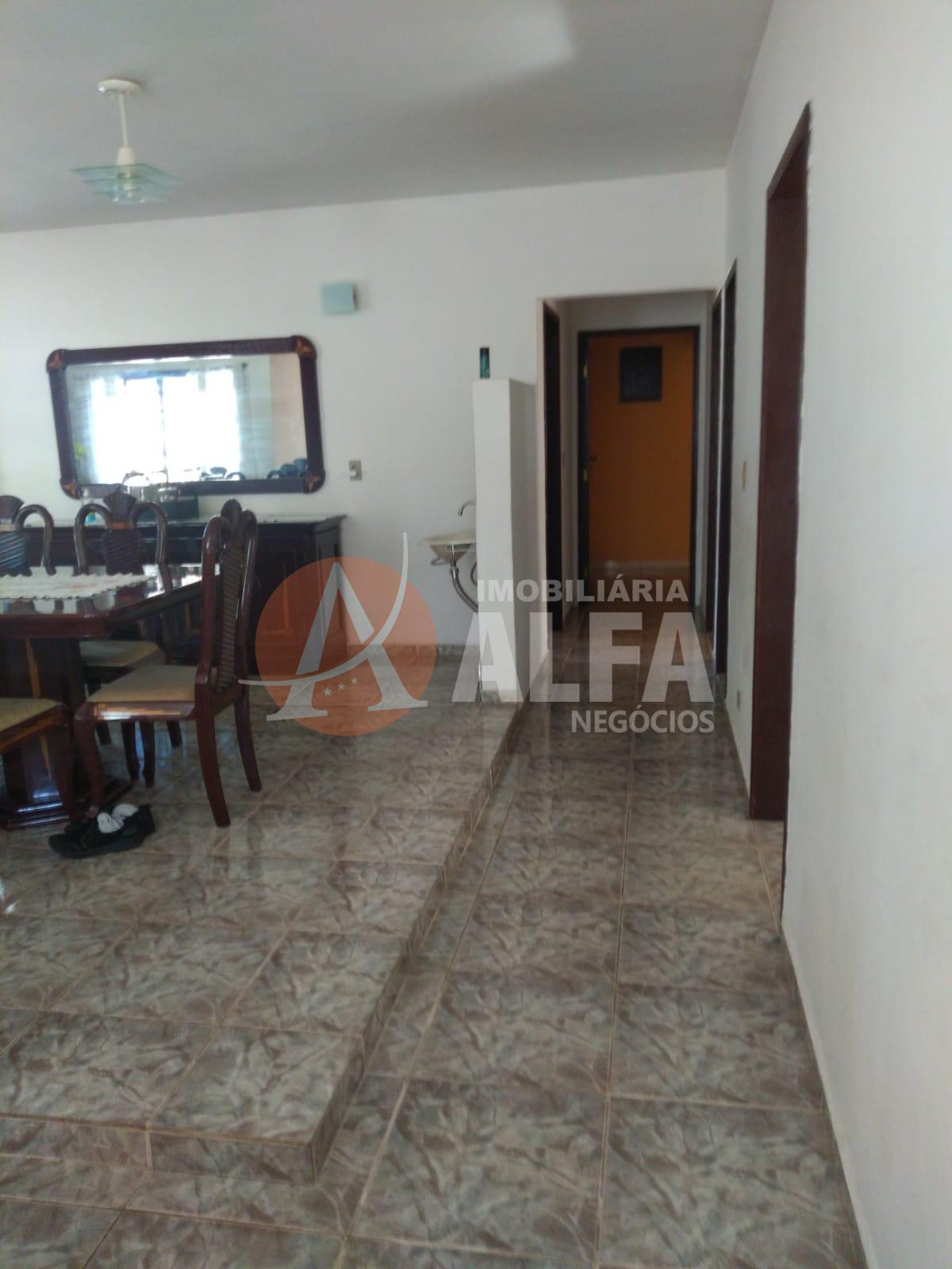 Casa à venda com 3 quartos, 240m² - Foto 2