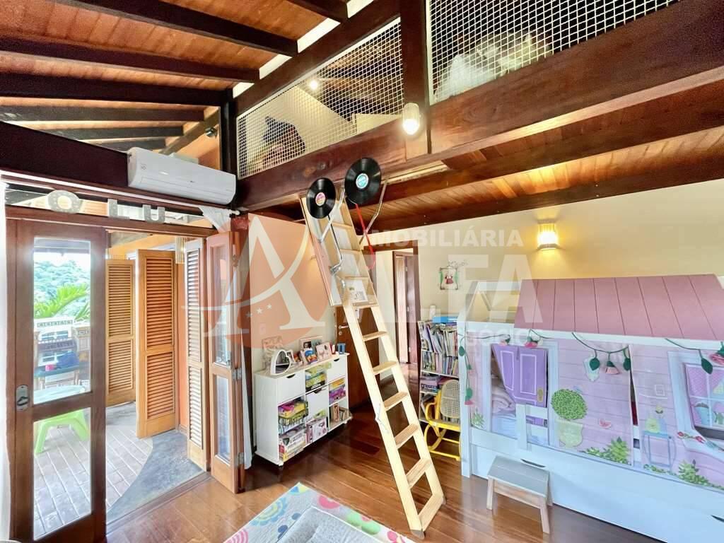 Casa à venda com 3 quartos, 282m² - Foto 7