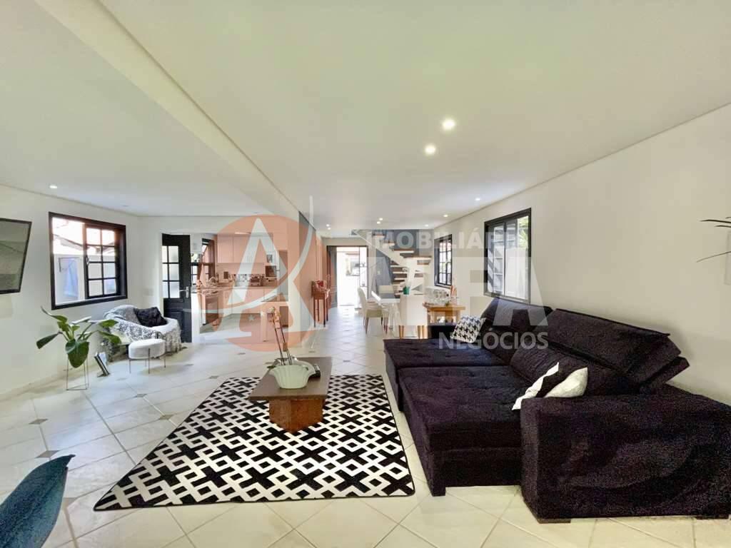 Casa à venda com 4 quartos, 250m² - Foto 40