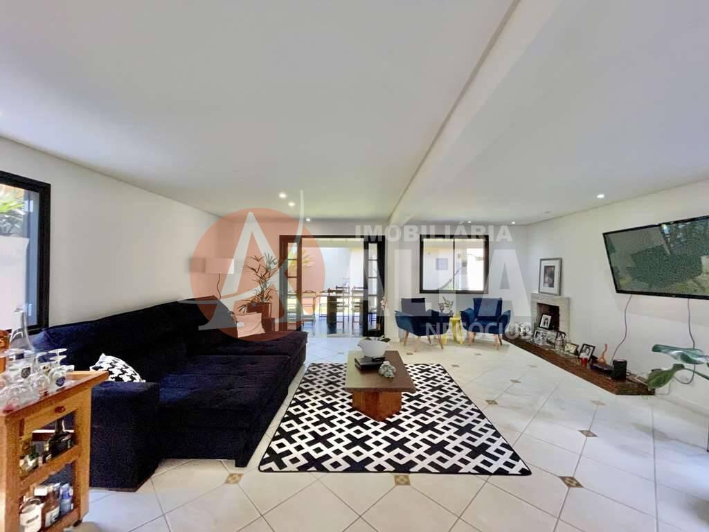 Casa à venda com 4 quartos, 250m² - Foto 35