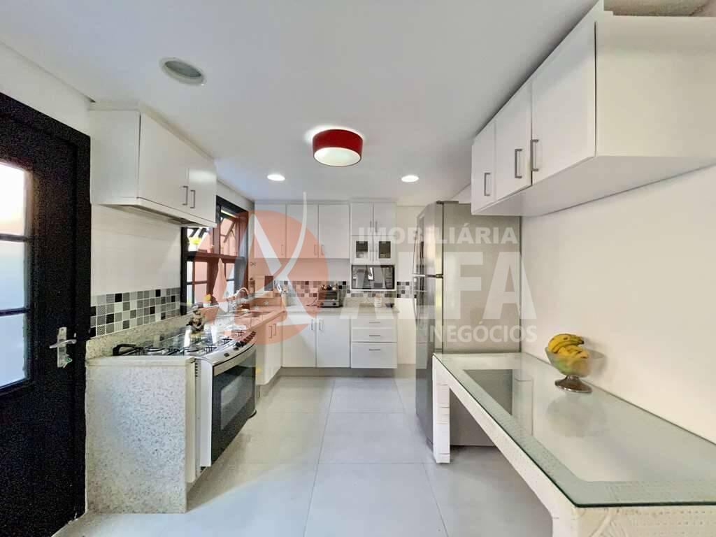 Casa à venda com 4 quartos, 250m² - Foto 33