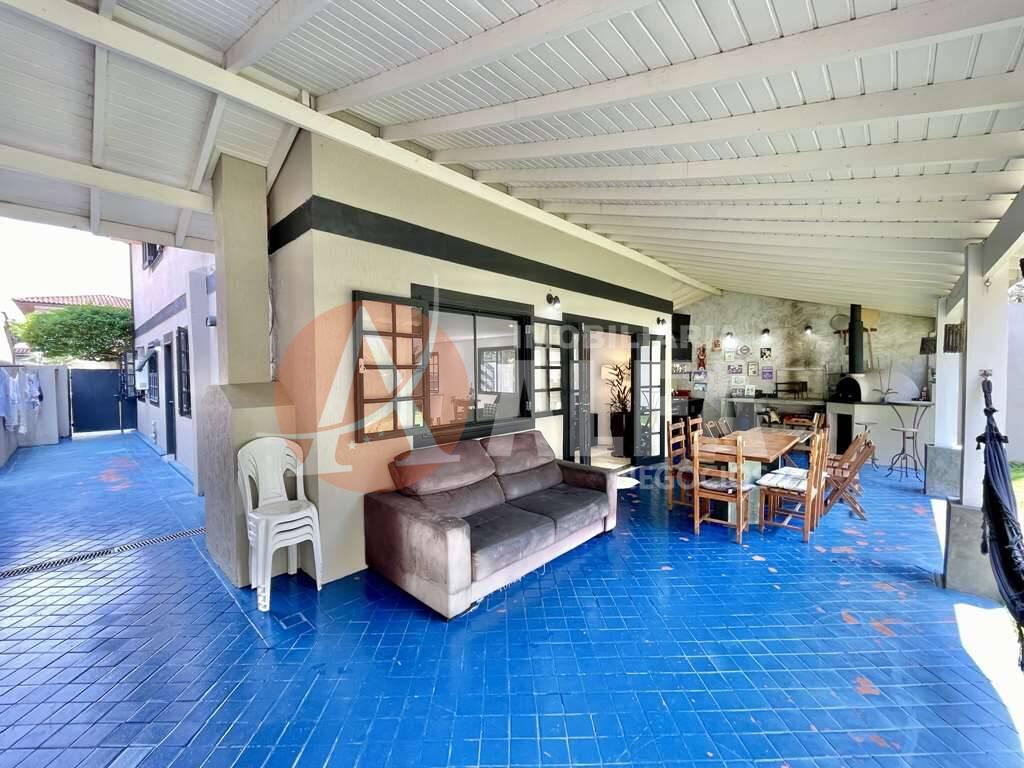 Casa à venda com 4 quartos, 250m² - Foto 30