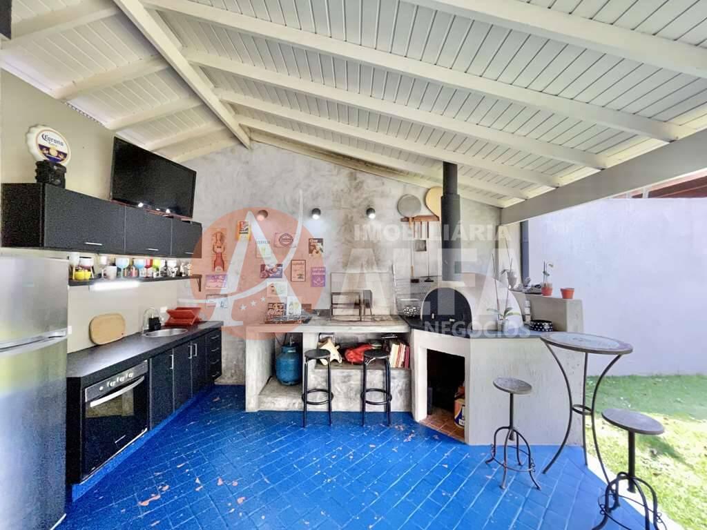 Casa à venda com 4 quartos, 250m² - Foto 25