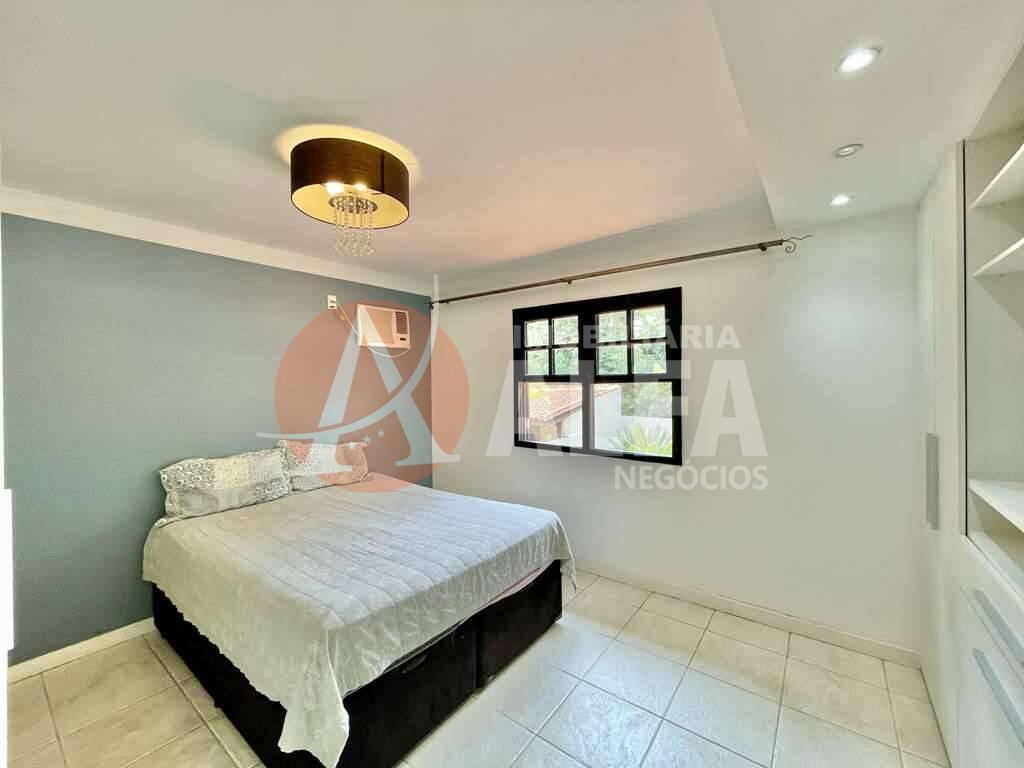 Casa à venda com 4 quartos, 250m² - Foto 18