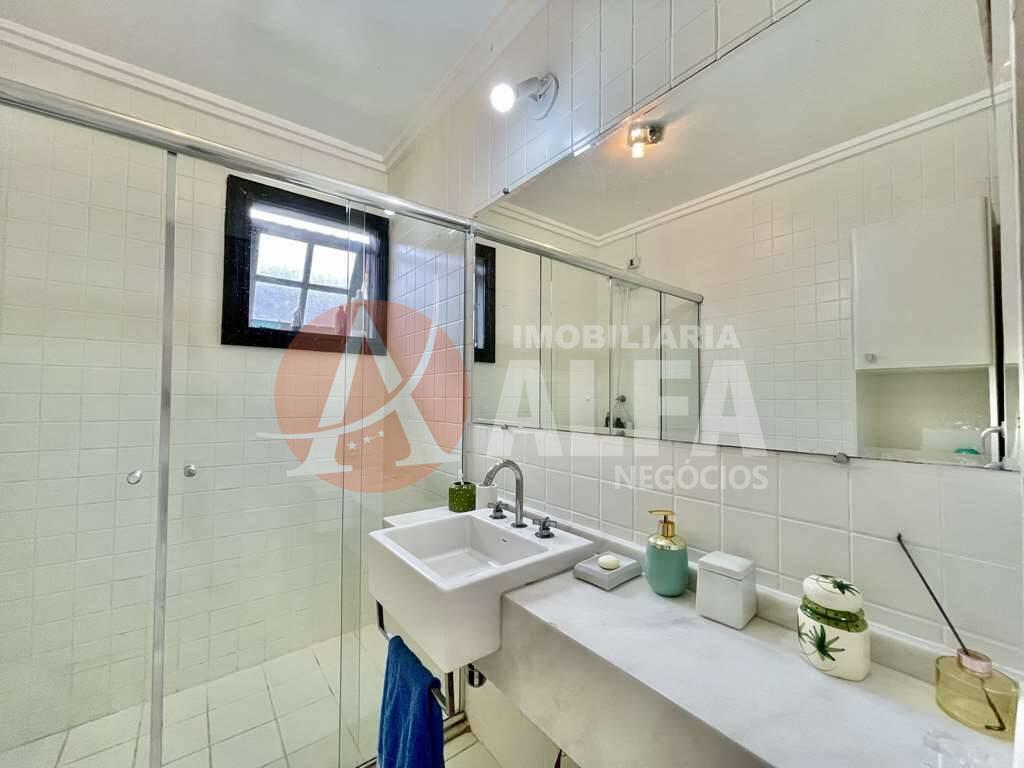 Casa à venda com 4 quartos, 250m² - Foto 15