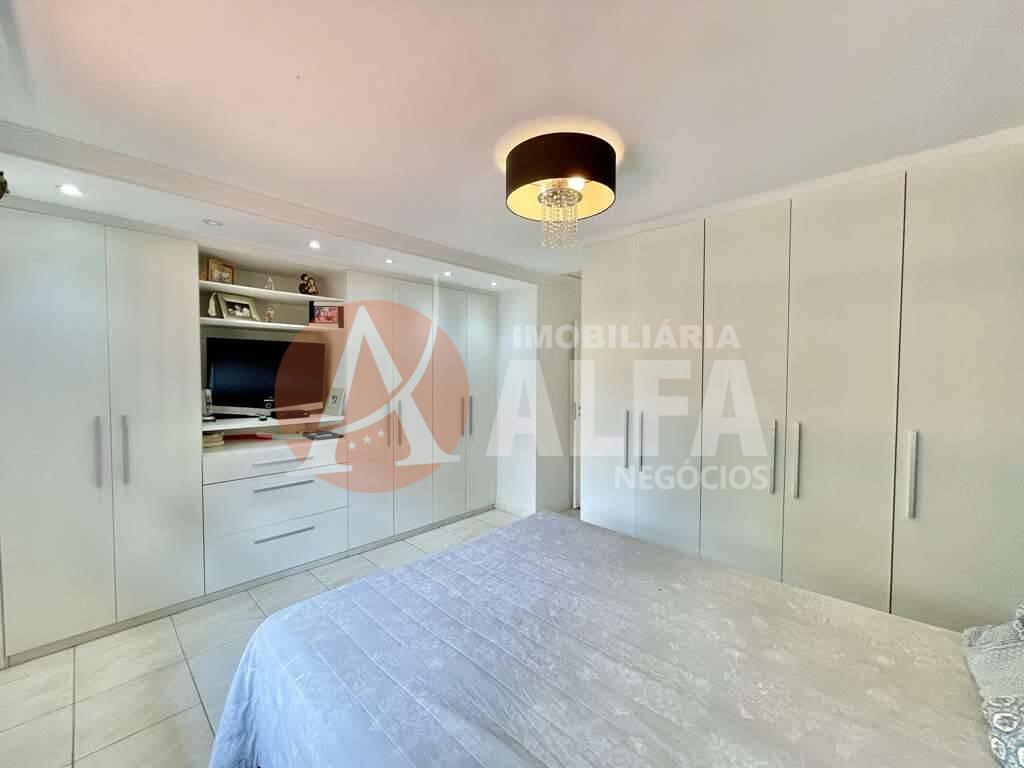 Casa à venda com 4 quartos, 250m² - Foto 17