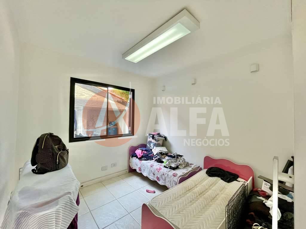 Casa à venda com 4 quartos, 250m² - Foto 4