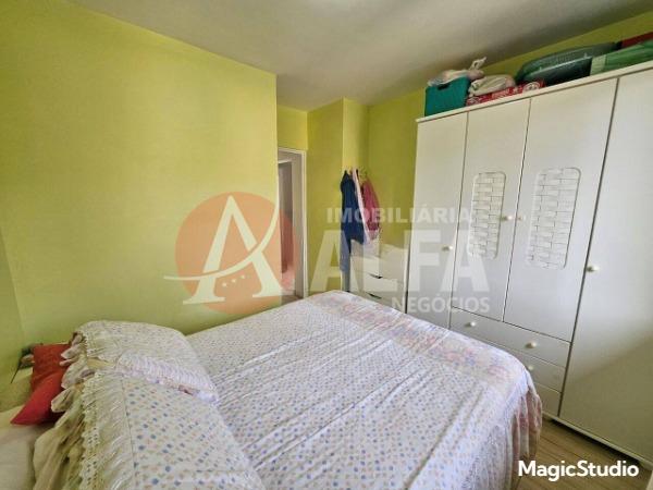 Casa à venda com 3 quartos, 80m² - Foto 4