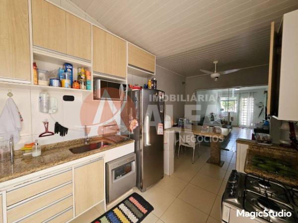 Casa à venda com 3 quartos, 80m² - Foto 3