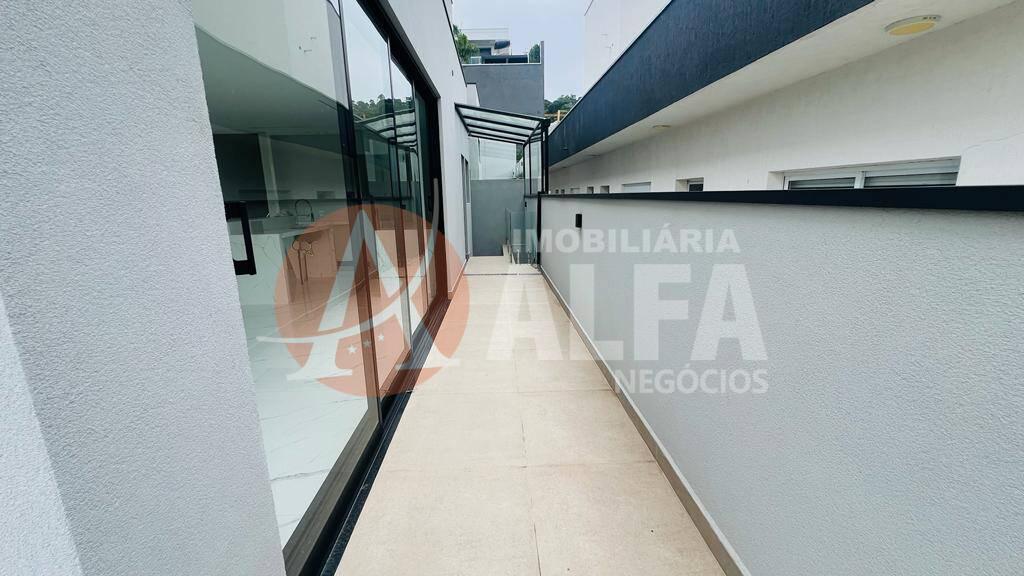 Casa à venda com 4 quartos, 272m² - Foto 4