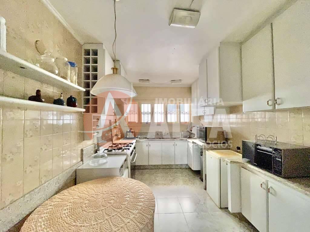 Casa à venda com 4 quartos, 353m² - Foto 22