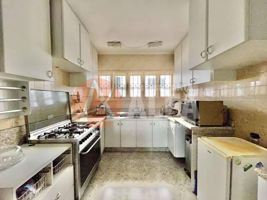 Casa à venda com 4 quartos, 353m² - Foto 18