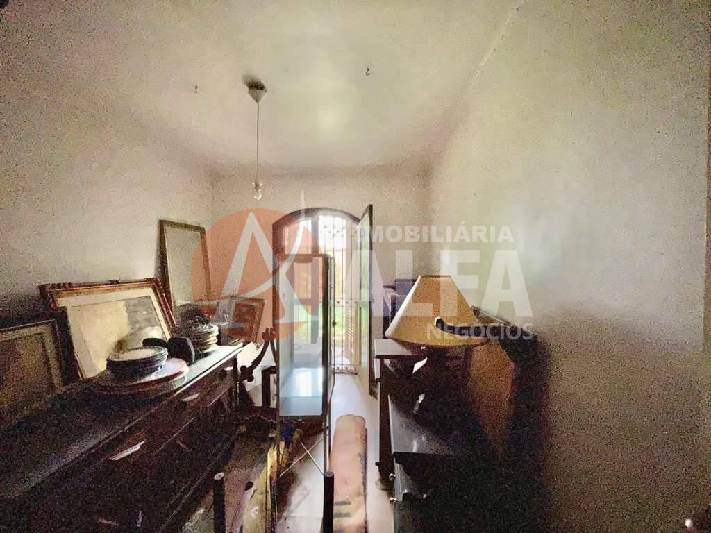 Casa à venda com 4 quartos, 353m² - Foto 9