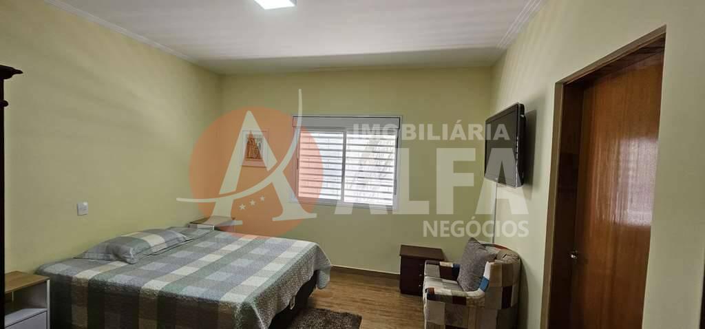 Casa à venda com 3 quartos, 358m² - Foto 17