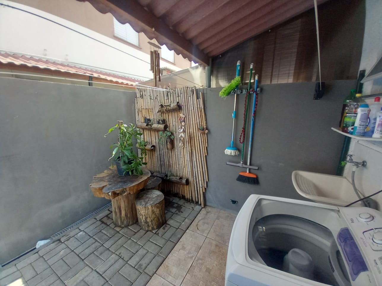 Linda casa com 02 Quartos em Condomínio Residencial Villa Aguassaí - Água Espraiada - Cotia/SP