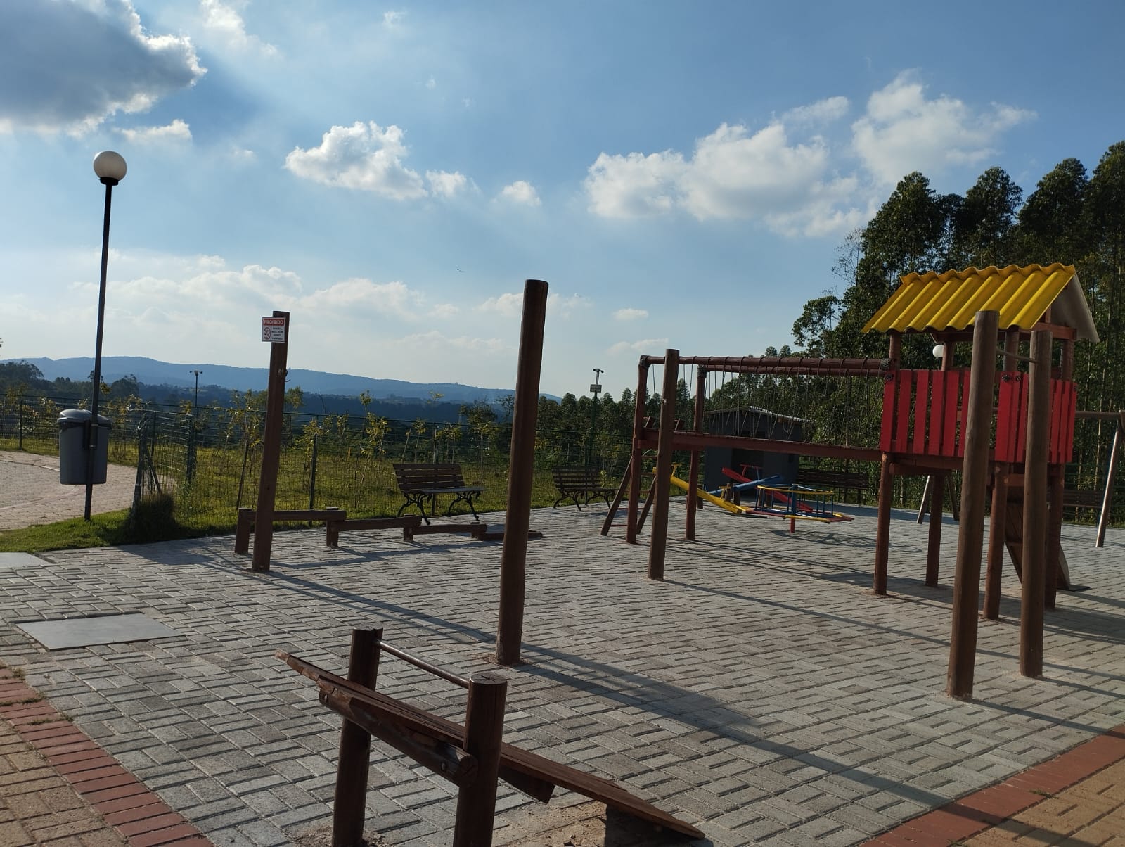 Linda casa com 02 Quartos em Condomínio Residencial Villa Aguassaí - Água Espraiada - Cotia/SP