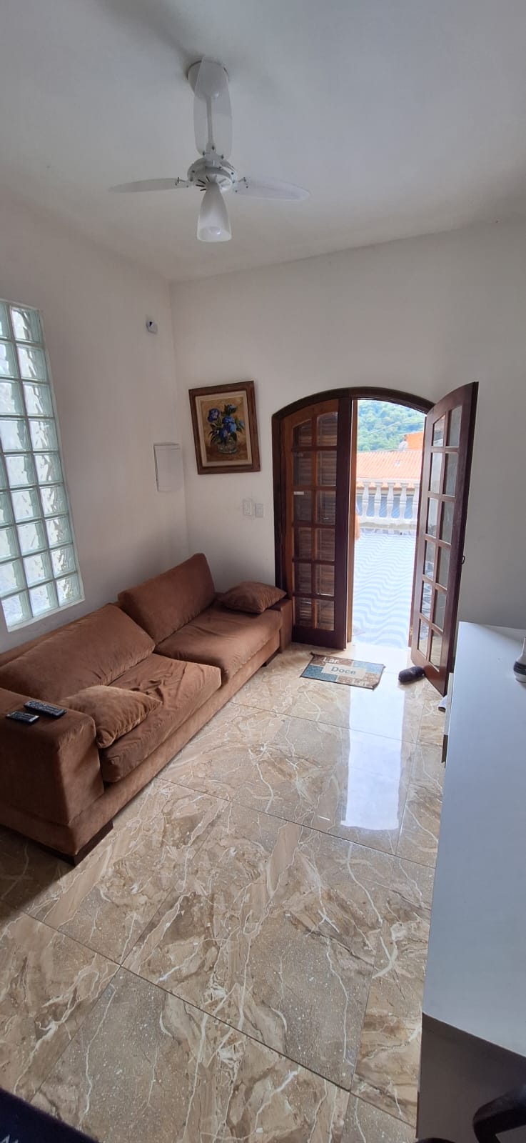 Casa à venda com 3 quartos, 125m² - Foto 1