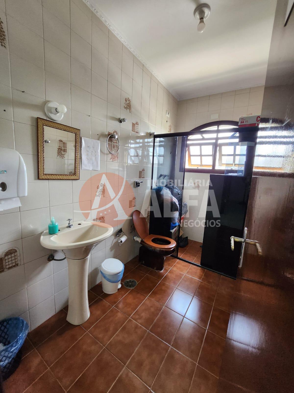 LINDA CASA (V) - 04 DORMITÓRIOS SENDO 01 SUÍTE- SANTO ANTONIO DO PORTÃO - COTIA / SP