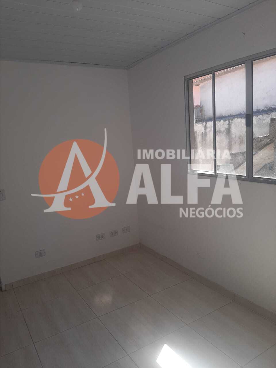 Casa para alugar com 2 quartos, 50m² - Foto 2