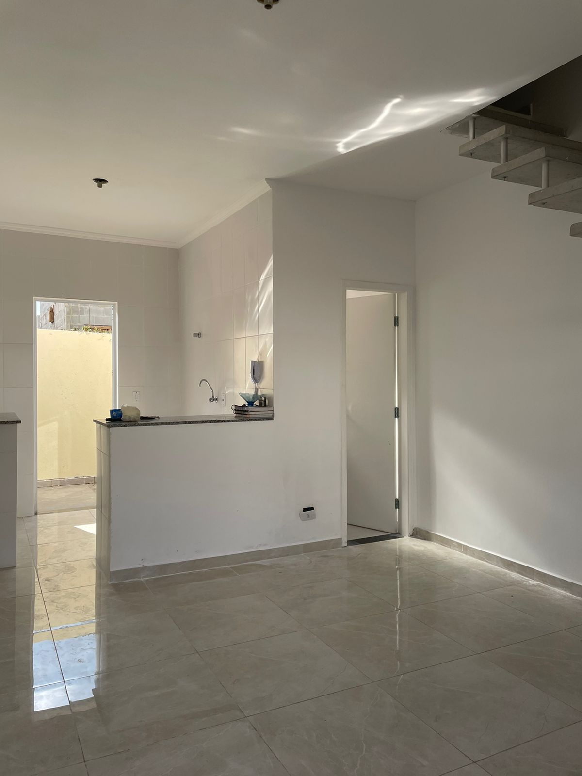 Casa à venda com 2 quartos, 70m² - Foto 10