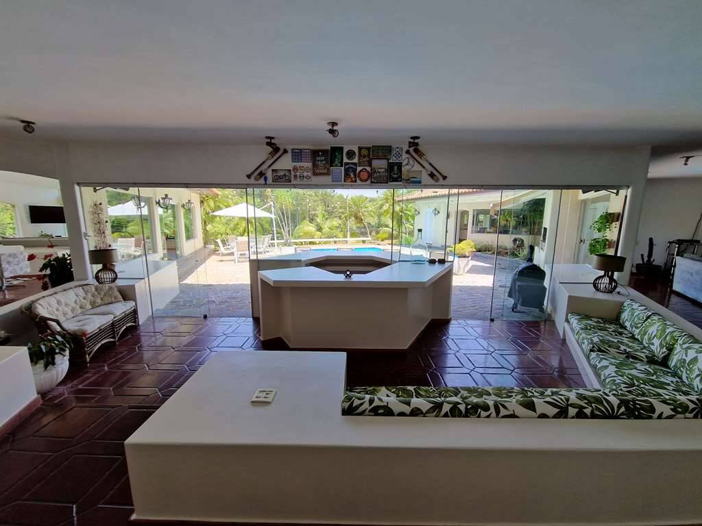 Casa para alugar com 4 quartos, 578m² - Foto 3