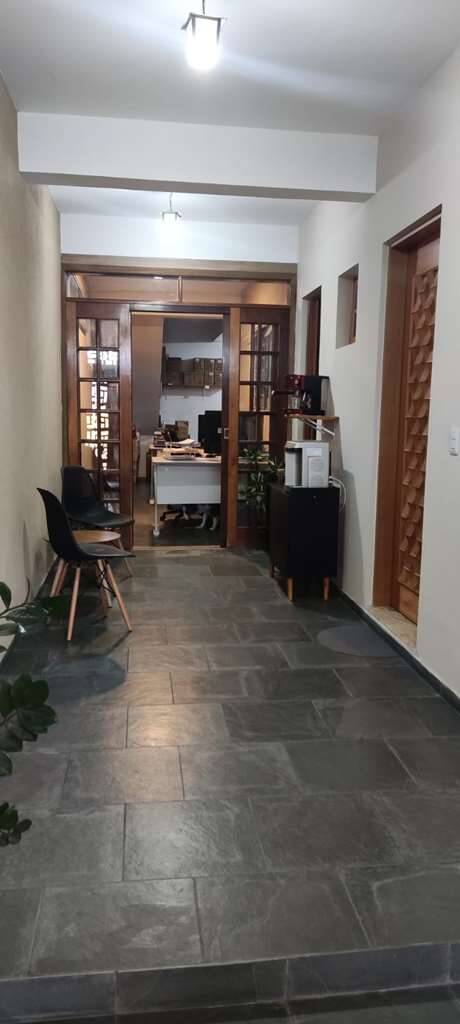 Casa à venda com 2 quartos, 180m² - Foto 17