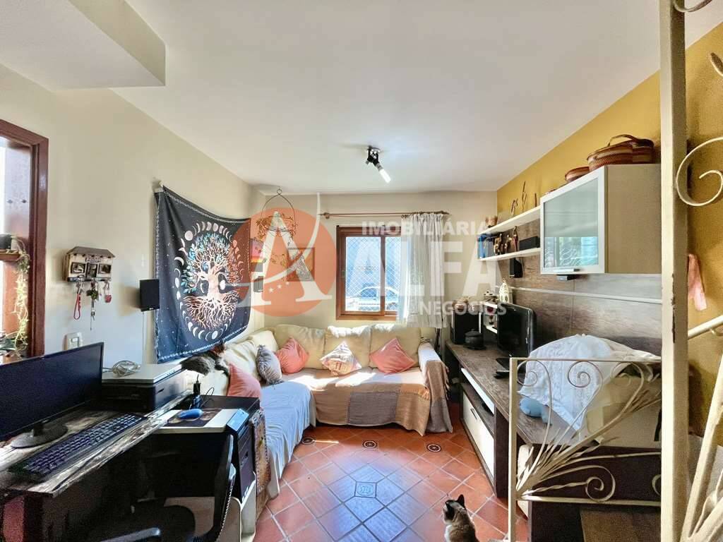 Casa à venda com 2 quartos, 60m² - Foto 4