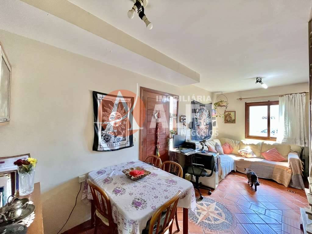 Casa à venda com 2 quartos, 60m² - Foto 7