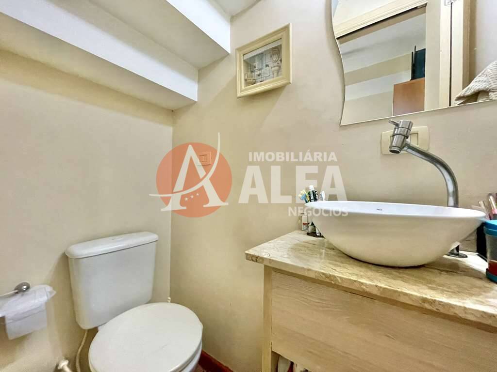 Casa à venda com 2 quartos, 60m² - Foto 9