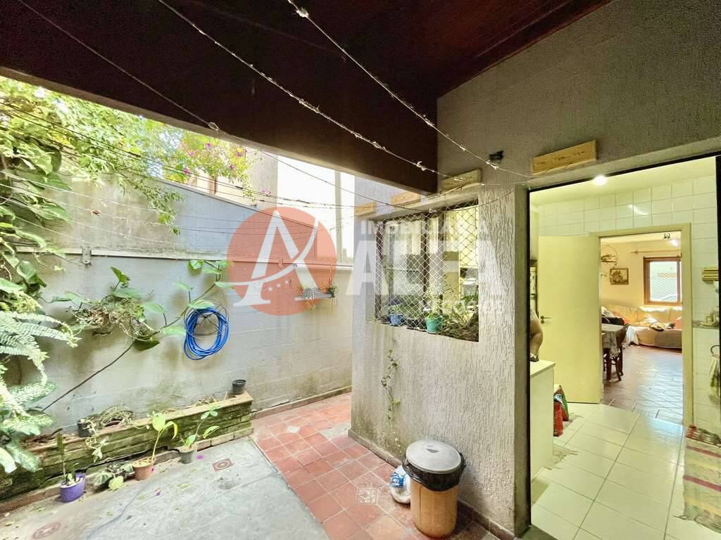 Casa à venda com 2 quartos, 60m² - Foto 11