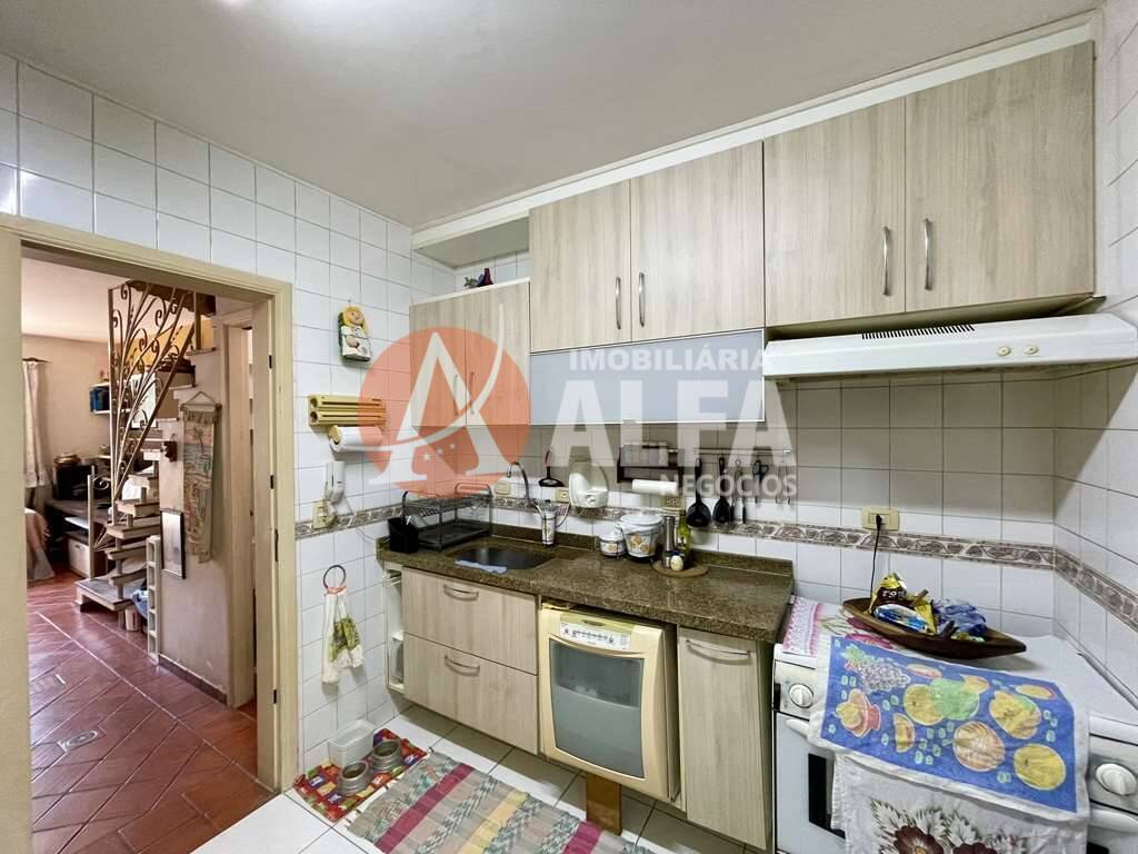 Casa à venda com 2 quartos, 60m² - Foto 13