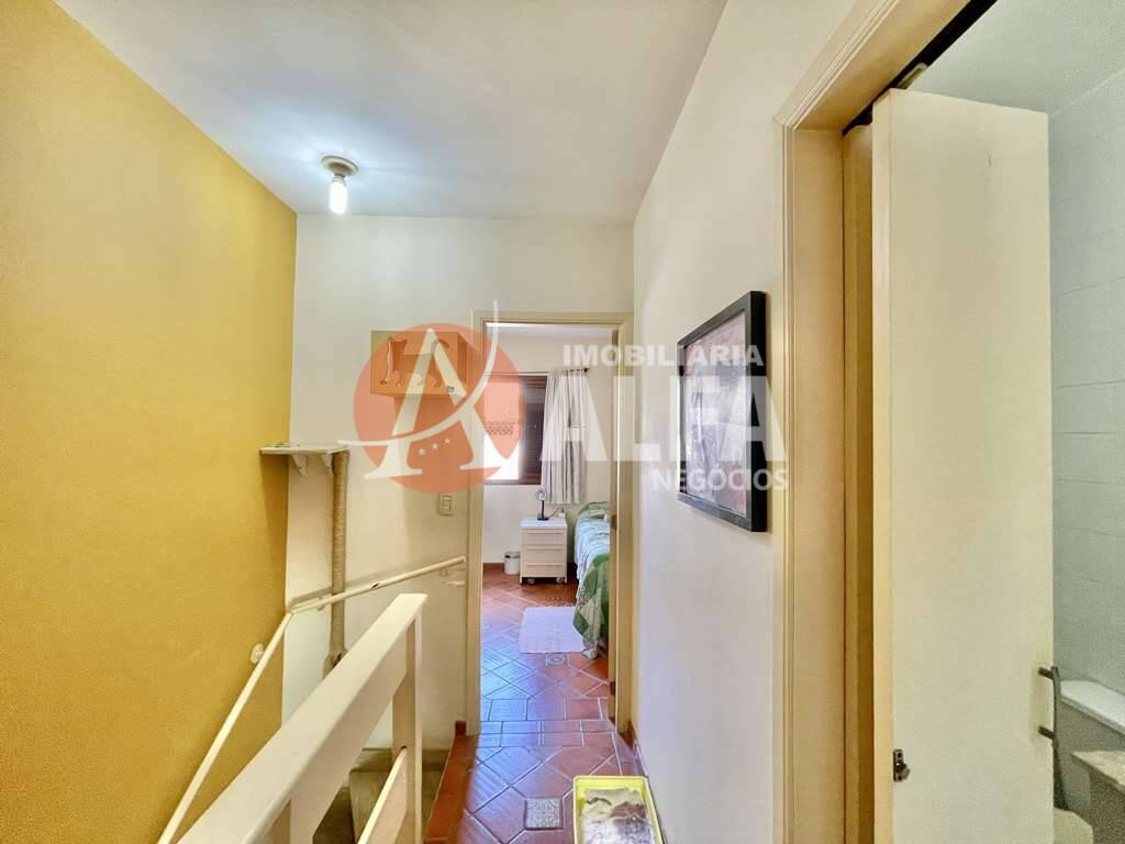 Casa à venda com 2 quartos, 60m² - Foto 18