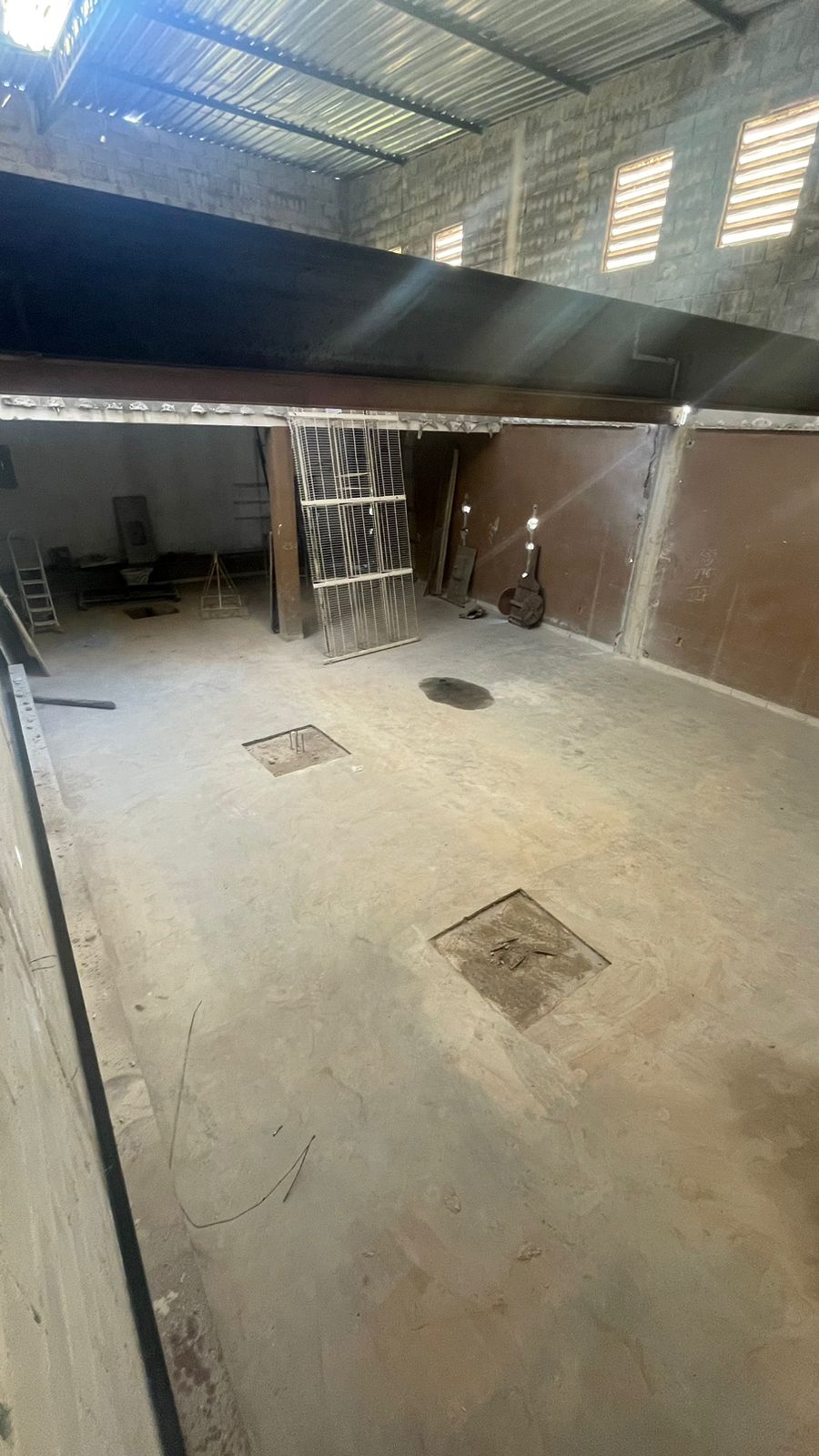 SALA COMERCIAL 270M - EST. DA ROSELANDIA - COTIA/SP