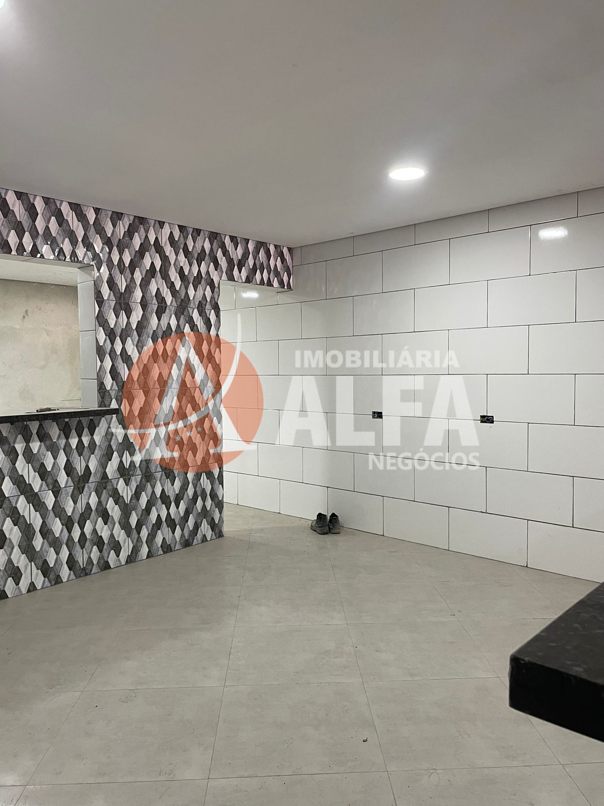 SALA COMERCIAL 270M - EST. DA ROSELANDIA - COTIA/SP