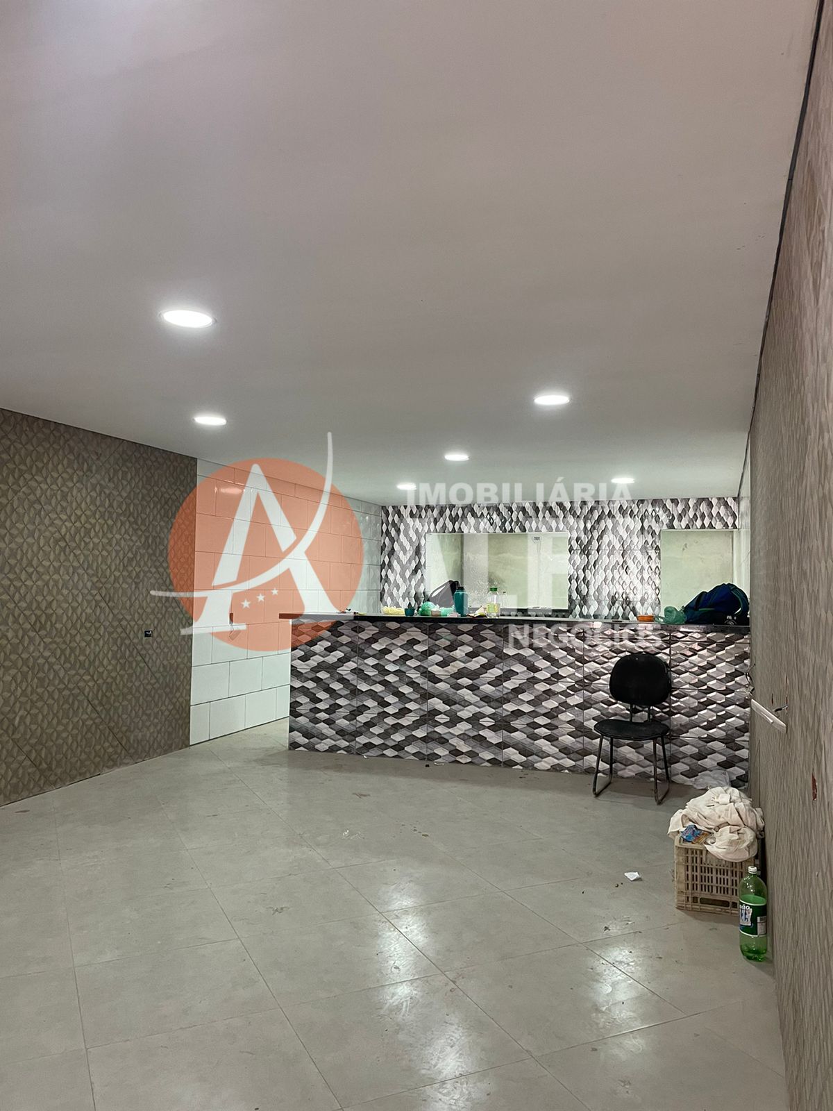 SALA COMERCIAL 270M - EST. DA ROSELANDIA - COTIA/SP