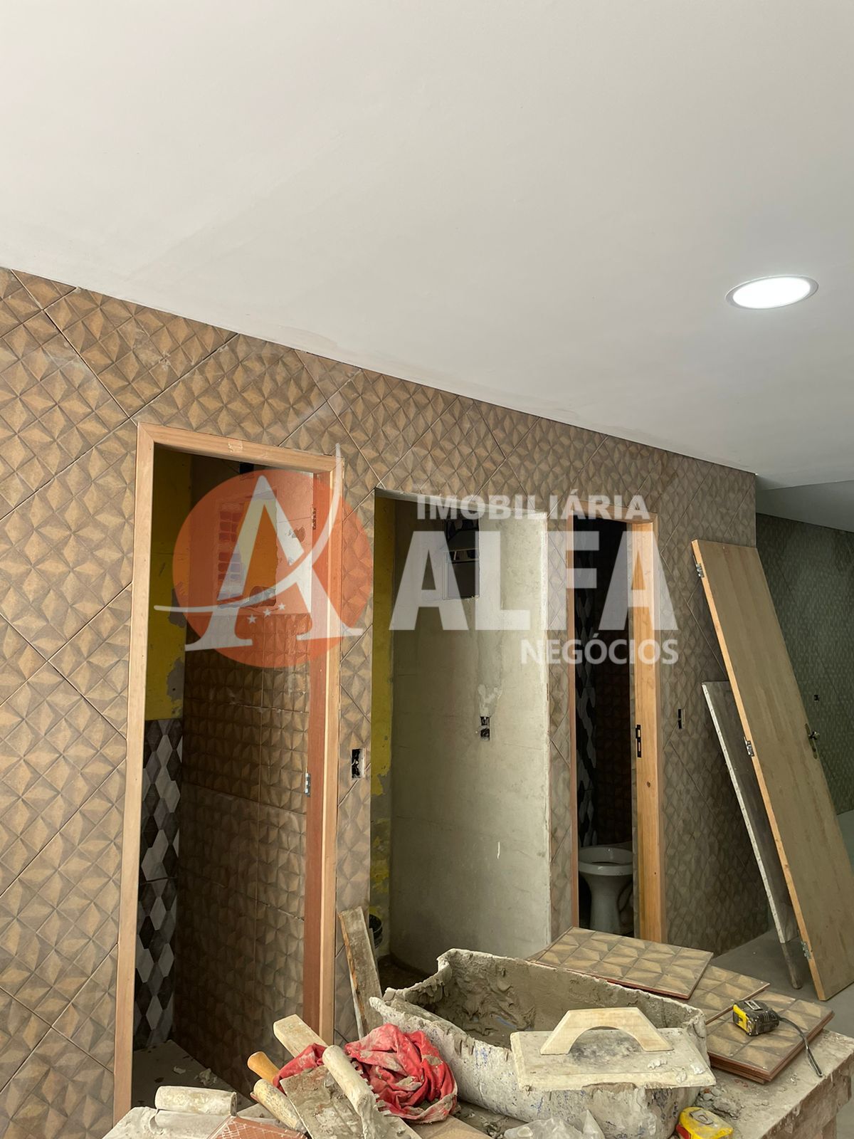 SALA COMERCIAL 270M - EST. DA ROSELANDIA - COTIA/SP