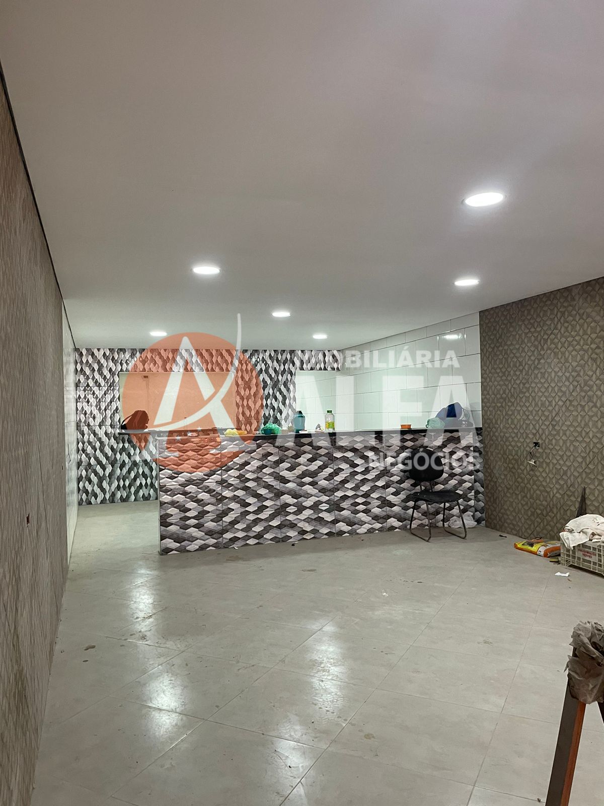 SALA COMERCIAL 270M - EST. DA ROSELANDIA - COTIA/SP
