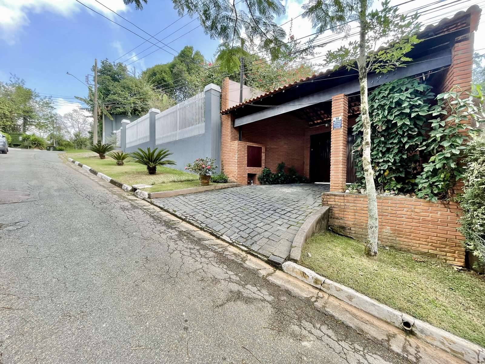 Casa à venda com 3 quartos, 321m² - Foto 2