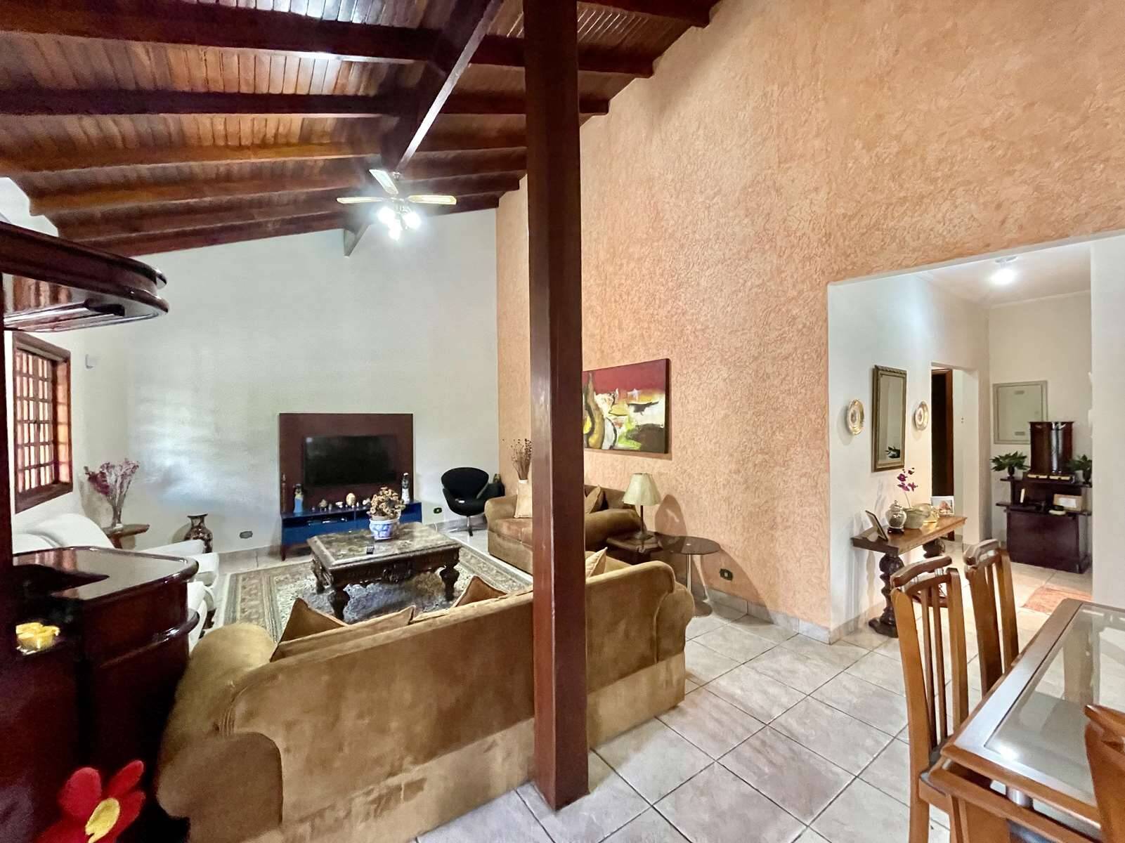 Casa à venda com 3 quartos, 321m² - Foto 8