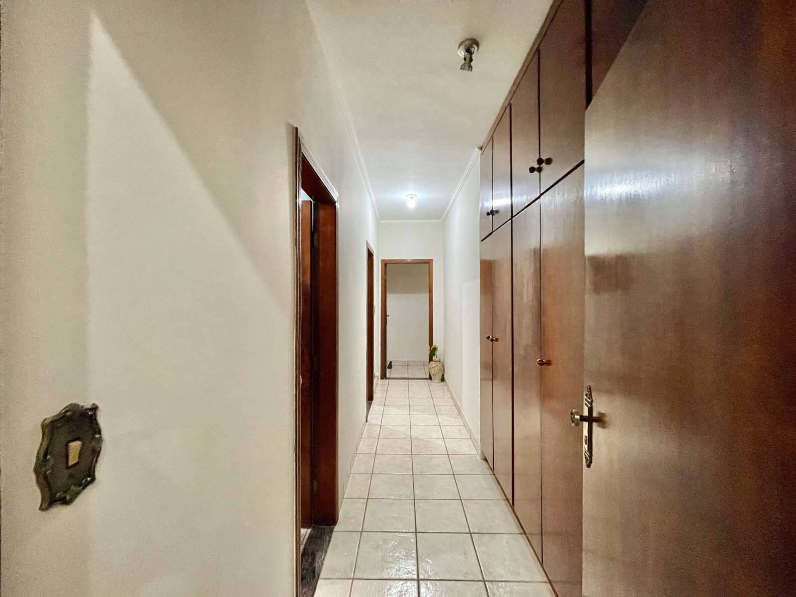 Casa para alugar com 3 quartos, 321m² - Foto 17