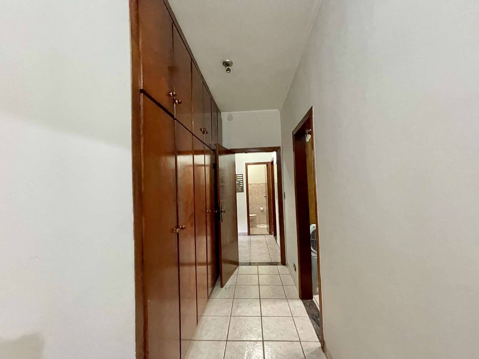 Casa para alugar com 3 quartos, 321m² - Foto 18